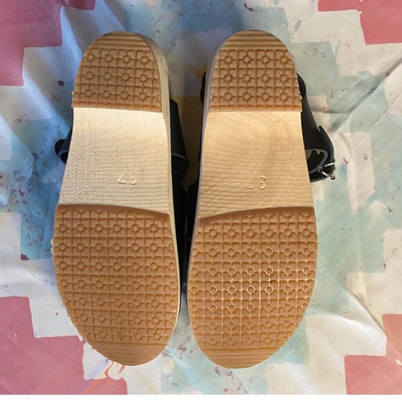 Kurier - Portland, Maine-made Leather and Natural Wood Clog - Picture 9 of 9